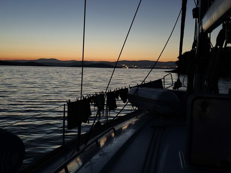 cae14c1c-9616-471c-890f-ee5111f8a94d